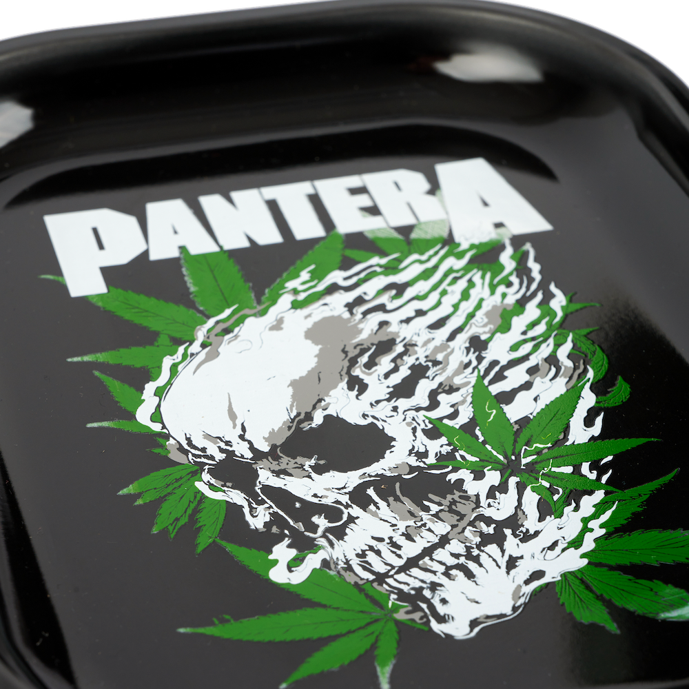 Cannabis Skull Rolling Tray - Lifestyle 2